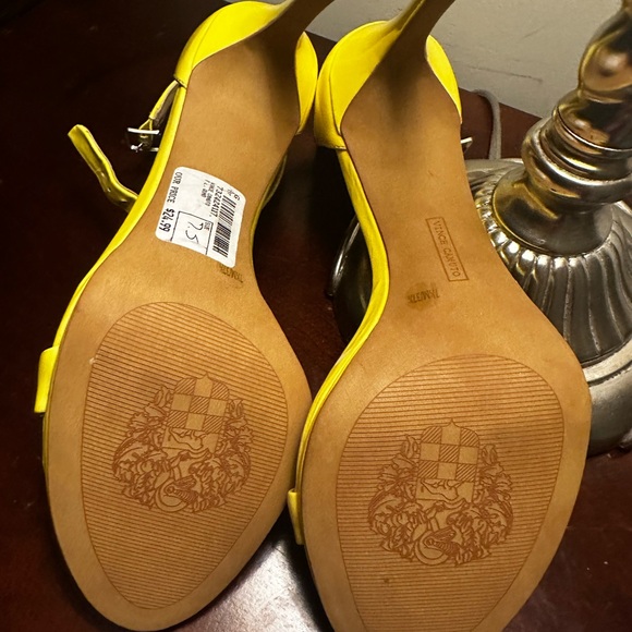 Shoes - Picture 4 of 4